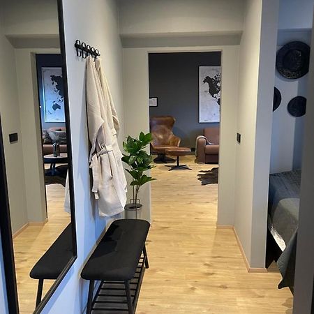 Lovely Apartment With Hot Tub Access Ακουρέιρι Εξωτερικό φωτογραφία