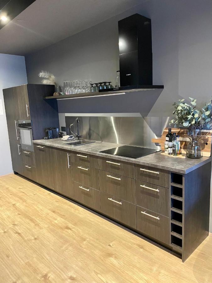 Lovely Apartment With Hot Tub Access Ακουρέιρι Εξωτερικό φωτογραφία