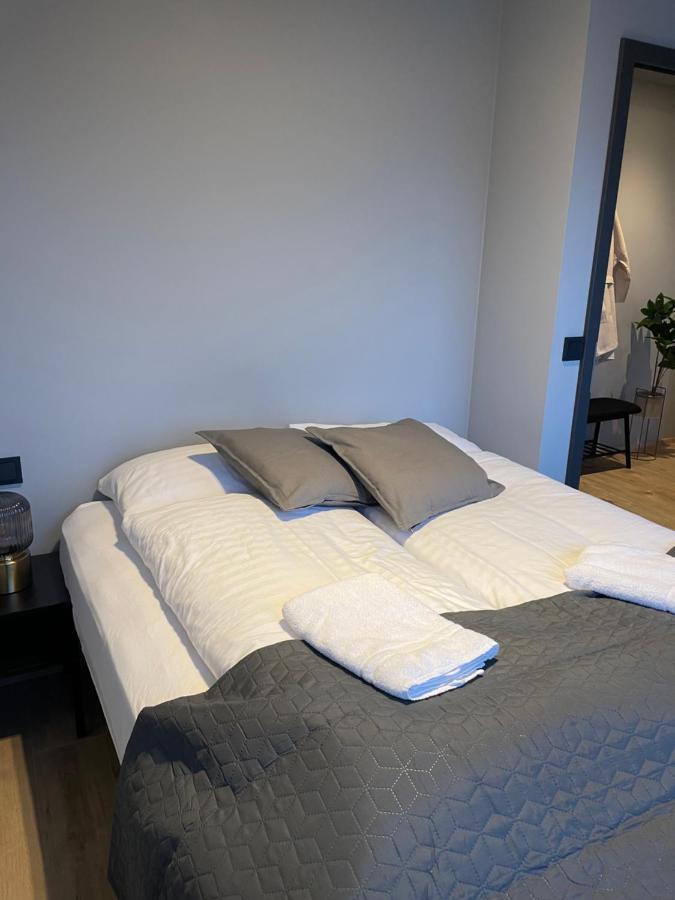Lovely Apartment With Hot Tub Access Ακουρέιρι Εξωτερικό φωτογραφία